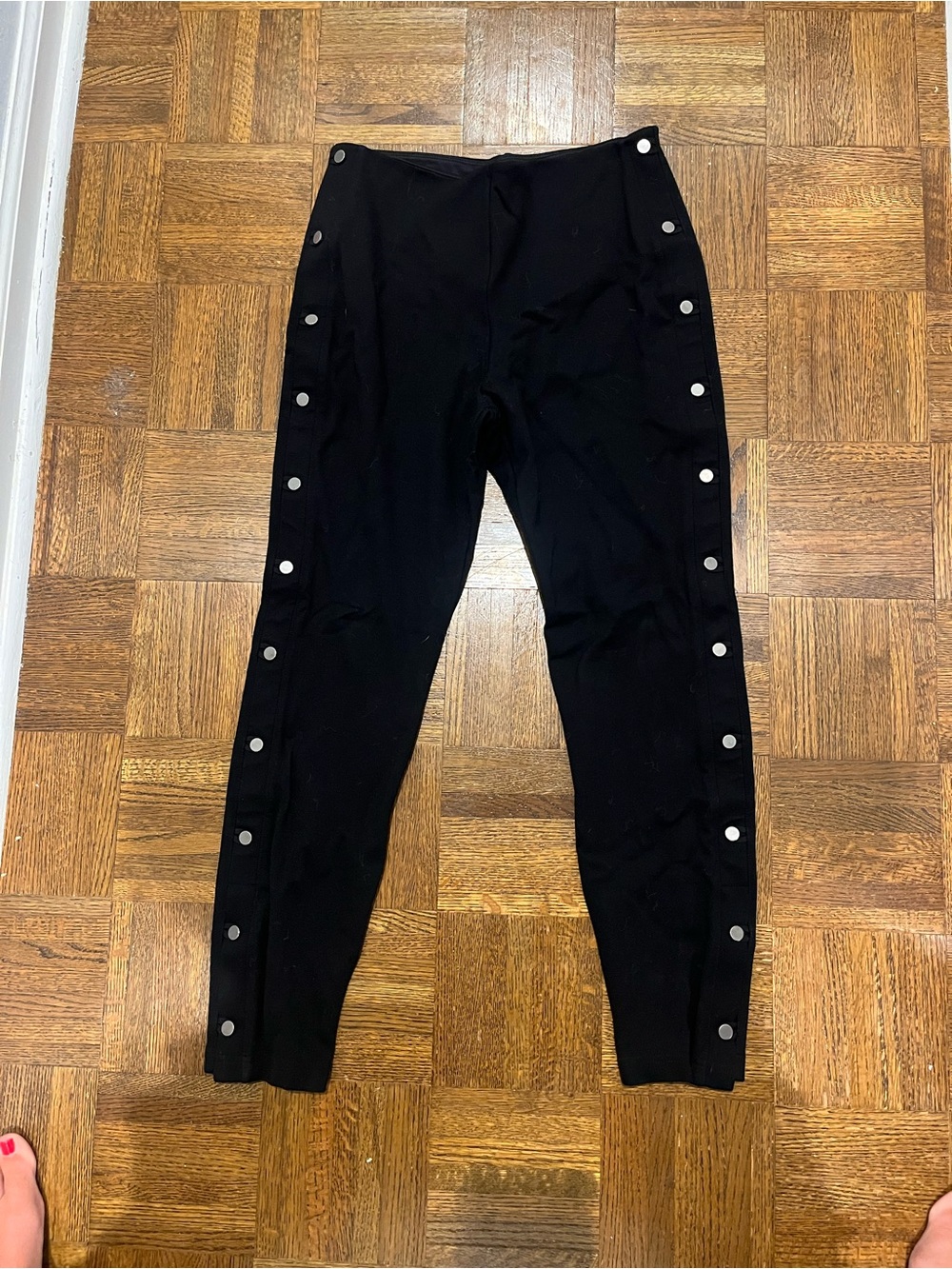 Lyssé Brand Black Silver Button Side Seam Leggings